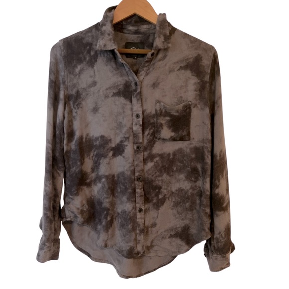 Rails Hunter Charcoal Button Down Shirt. - Picture 5 of 8